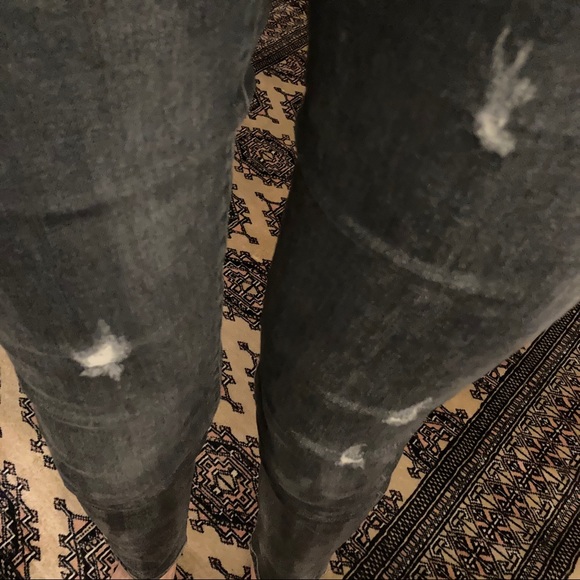 *DONATED* VINCE | Grey Distressed Skinny Jeans - Picture 11 of 16